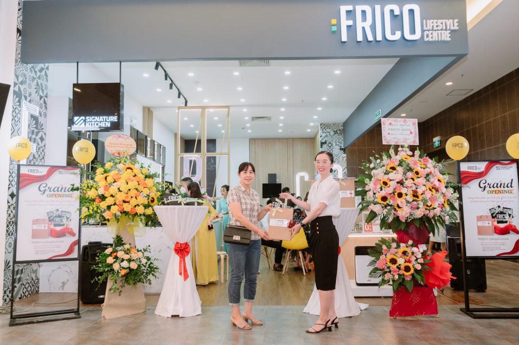 FRICO Lifestyle Centre dành tặng phần quà xinh xắn cho nhưng khách hàng ghé thăm quan gian hàng